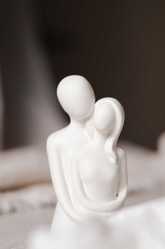 Embracing Couple figure