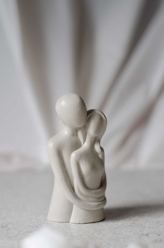Embracing Couple figure